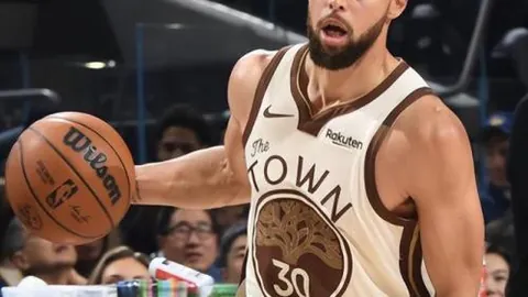 球场璀璨之星：张玉宁追梦征途不止